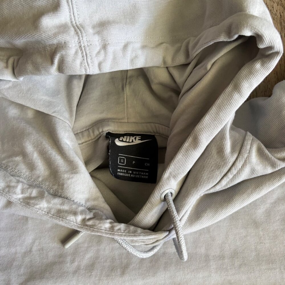 Nike Light Gray Cropped Hoodie - Picture 3 of 6